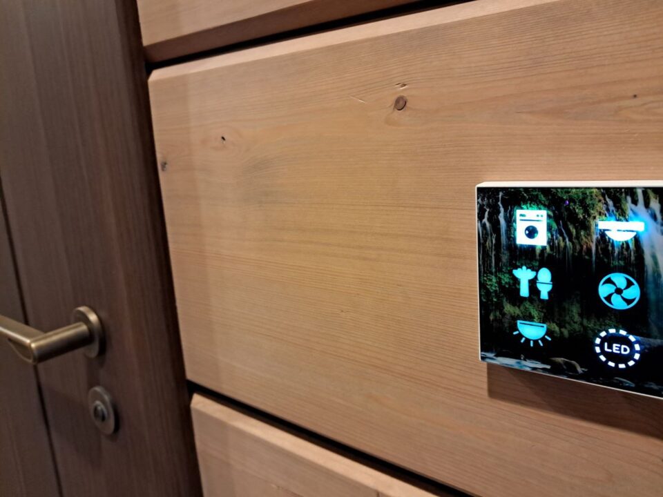 Искусство невидимого комфорта: Автоматизация климата и эстетика управления в KNX • Журнал об Эффективном Доме Искусство невидимого комфорта: Автоматизация климата и эстетика управления в KNX • Эффективный Дом