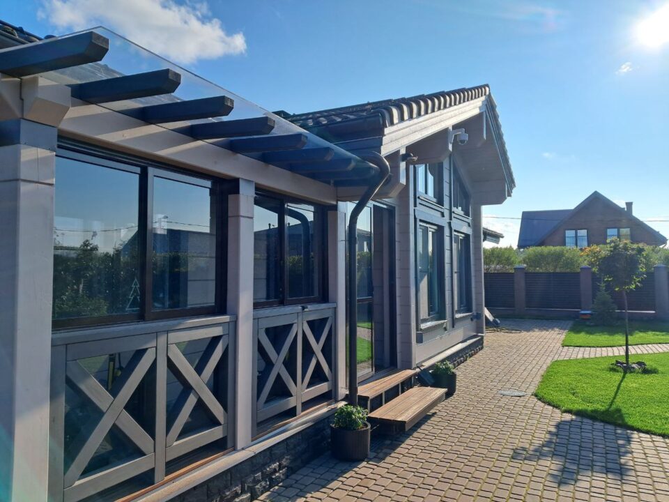 Искусство невидимого комфорта: Автоматизация климата и эстетика управления в KNX • Журнал об Эффективном Доме Загородный дом в поселке Вартемяги, пригород Санкт-Петербурга / Фото: Степанов Антон Юрьевич